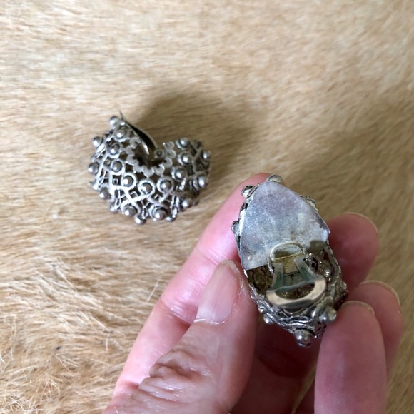 Vintage clip on earrings - Picture 3 of 4